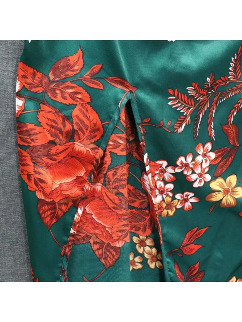 Pretty Little Thing Emerald Green Floral Strappy Satin Cowl Midi Dress NWT - Picture 10 of 16